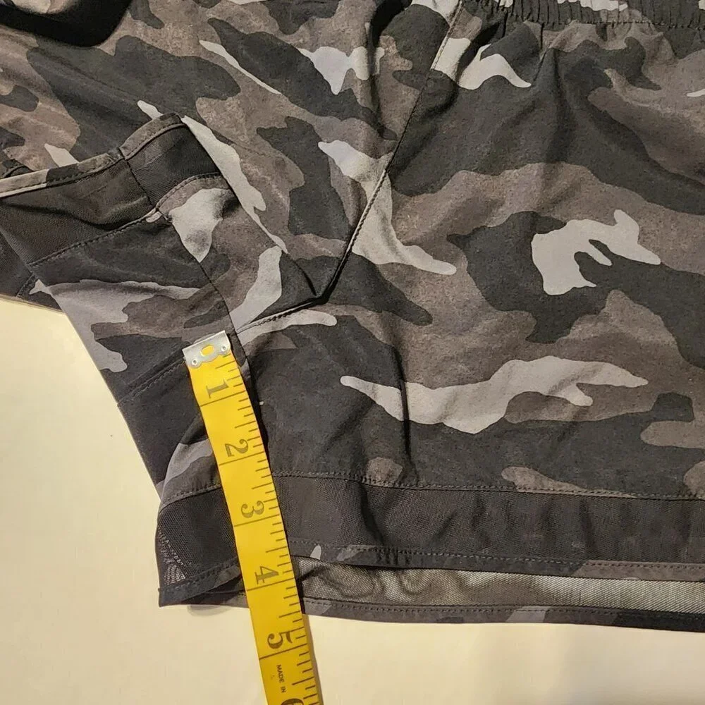 Athleta size M printed mesh racer run shorts camo pattern